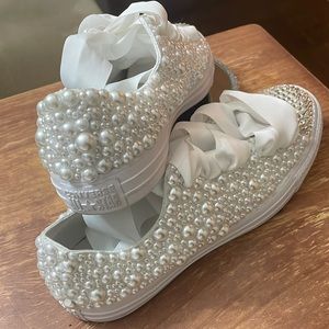 Custom bedazzled size 10 Converse sneaker!